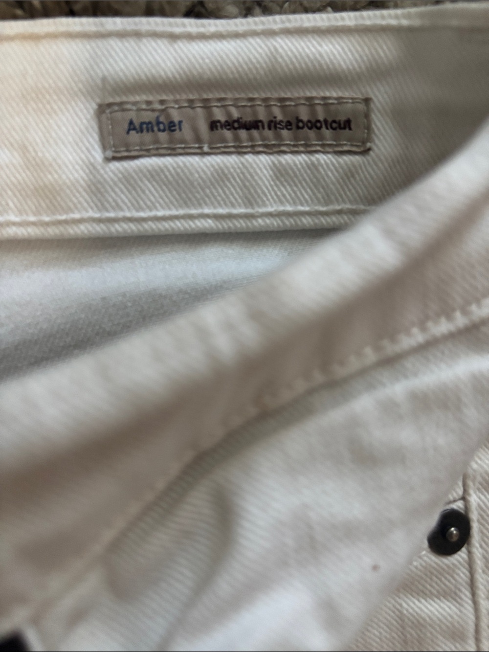 Citizens Of Humanity White Amber Medium Rise Boot cut Jeans with Subtle Hardware - Picture 4 of 10